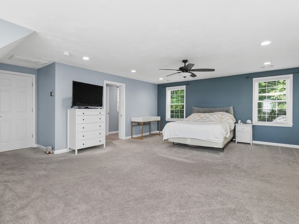 Single Family Residence at 45 Metacomet Avenue, Taunton MA 02718, photo 3 of 37