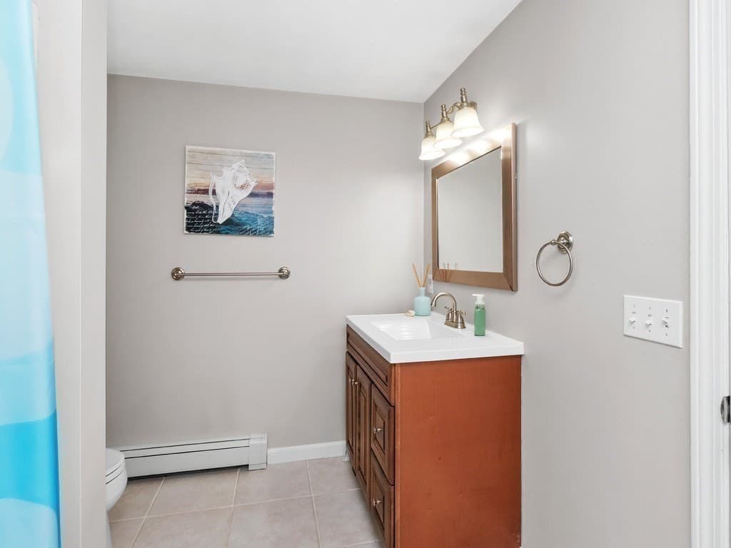 Single Family Residence at 45 Metacomet Avenue, Taunton MA 02718, photo 9 of 37