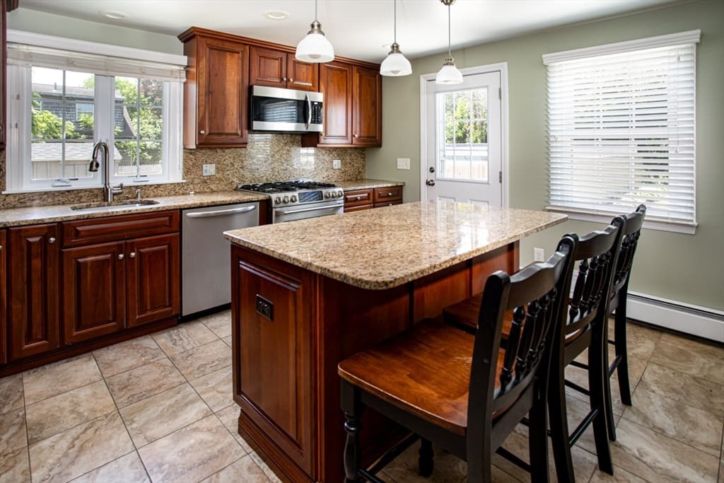 100 Sycamore St, Swansea MA 02777 photo 22