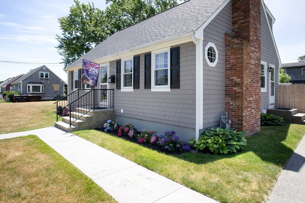 100 Sycamore St, Swansea MA 02777