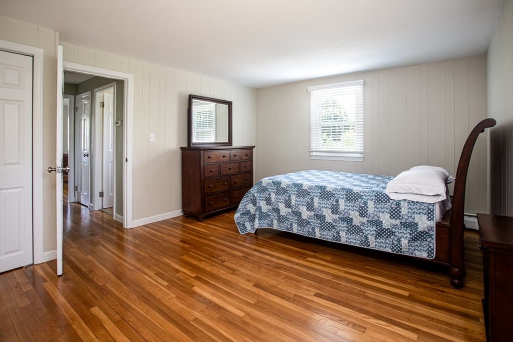 100 Sycamore St, Swansea MA 02777 photo 34