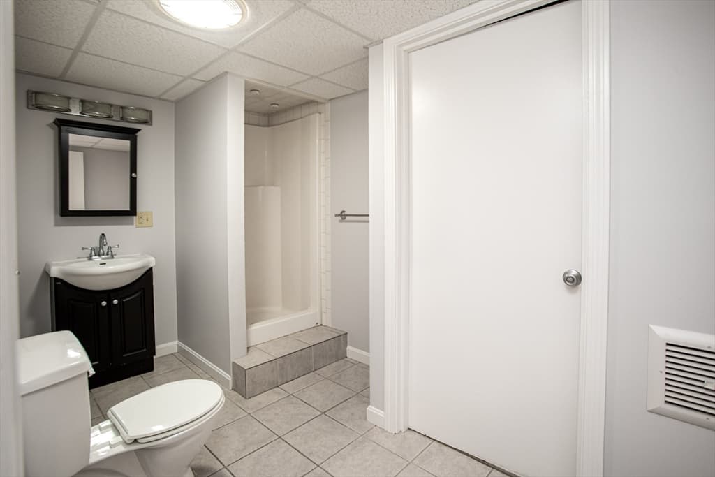 100 Sycamore St, Swansea MA 02777 photo 39