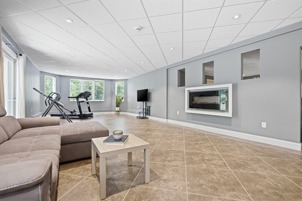 Single Family Residence at 8 Janice Ave, North Reading MA 01864, North Reading, photo 29 of 40