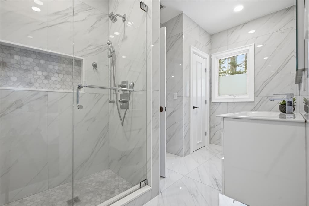 Single Family Residence at 8 Janice Ave, North Reading MA 01864, North Reading, photo 25 of 40