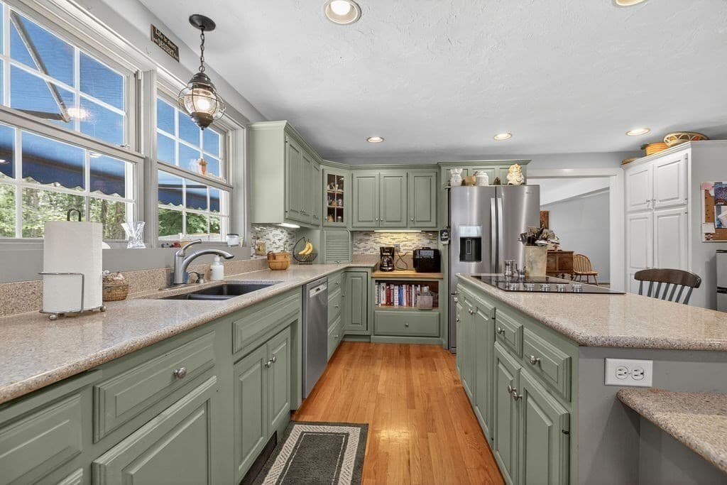 346 Judson St, Raynham MA 02767 photo 9