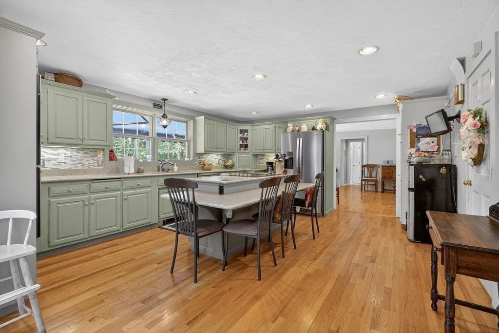 346 Judson St, Raynham MA 02767 photo 10