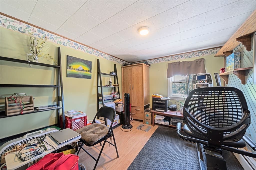 Single Family Residence at 16 Pequot Rd, Weymouth MA 02191, photo 16 of 36