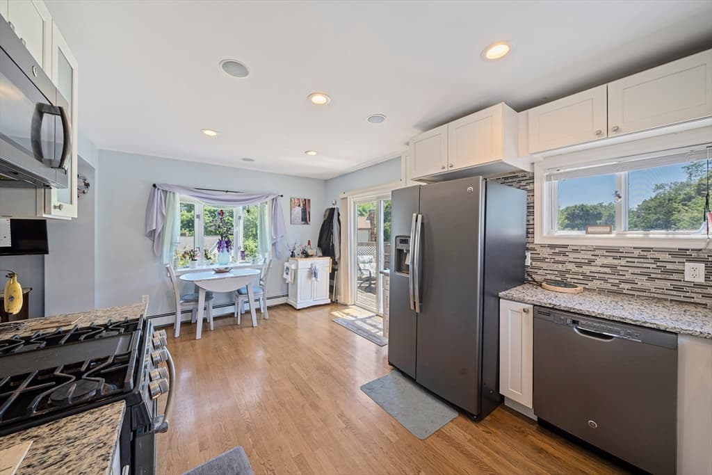 Single Family Residence at 16 Pequot Rd, Weymouth MA 02191, photo 12 of 36
