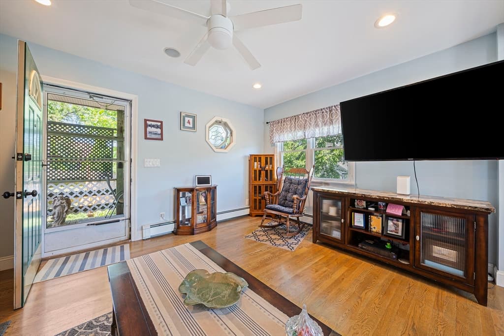 Single Family Residence at 16 Pequot Rd, Weymouth MA 02191, photo 7 of 36