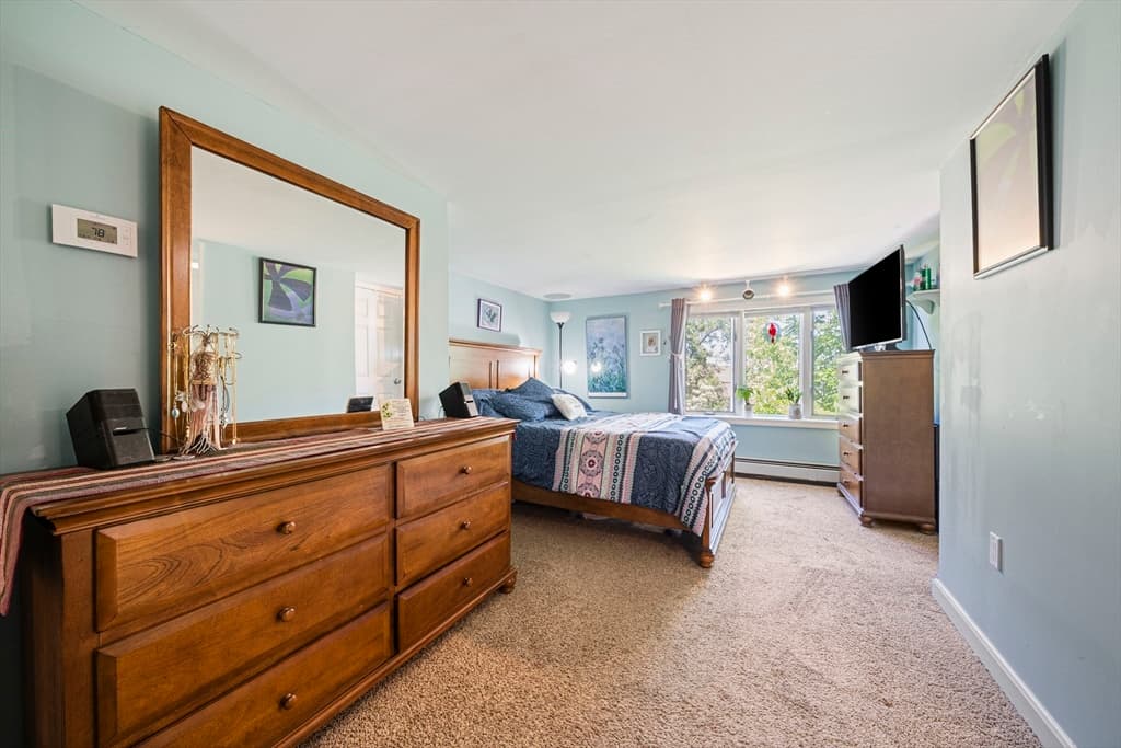 Single Family Residence at 16 Pequot Rd, Weymouth MA 02191, photo 20 of 36
