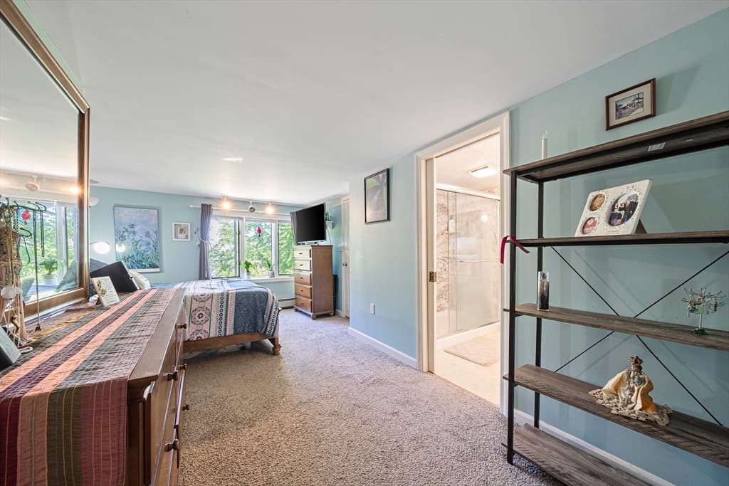 Single Family Residence at 16 Pequot Rd, Weymouth MA 02191, photo 19 of 36
