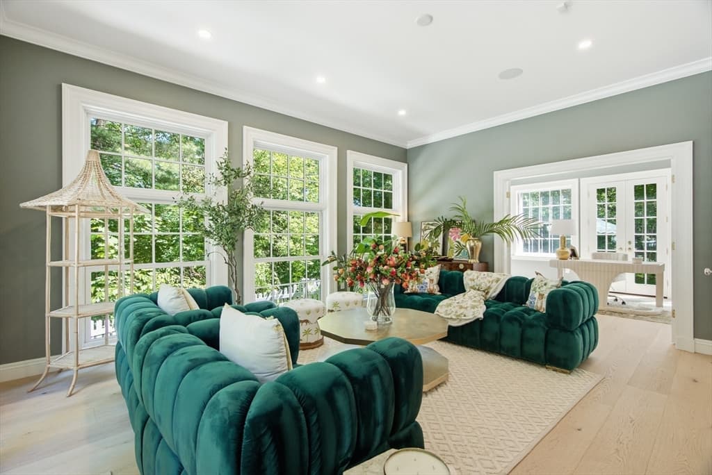Multi Family at 31 B0yles Street, Beverly MA 01915, Beverly, photo 16 of 41