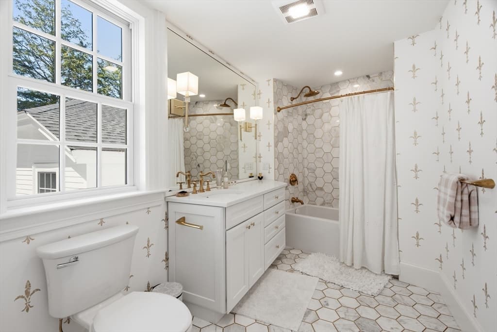 Multi Family at 31 B0yles Street, Beverly MA 01915, Beverly, photo 32 of 41