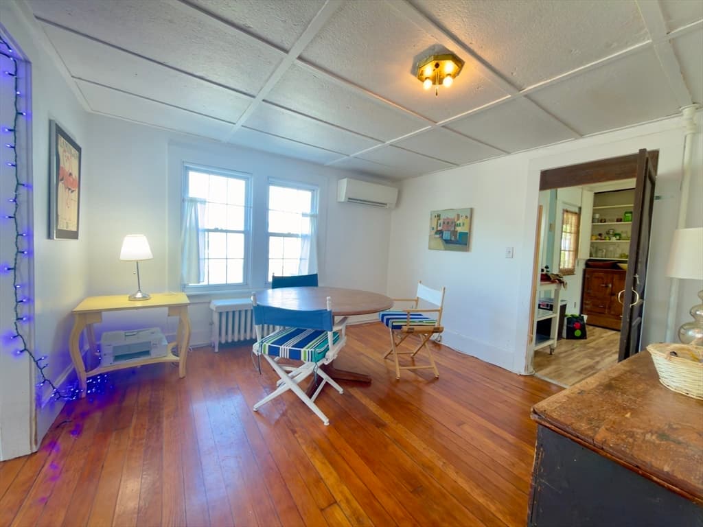 Single Family Residence at 192 South St, Northampton MA 01060, Northampton, photo 5 of 30
