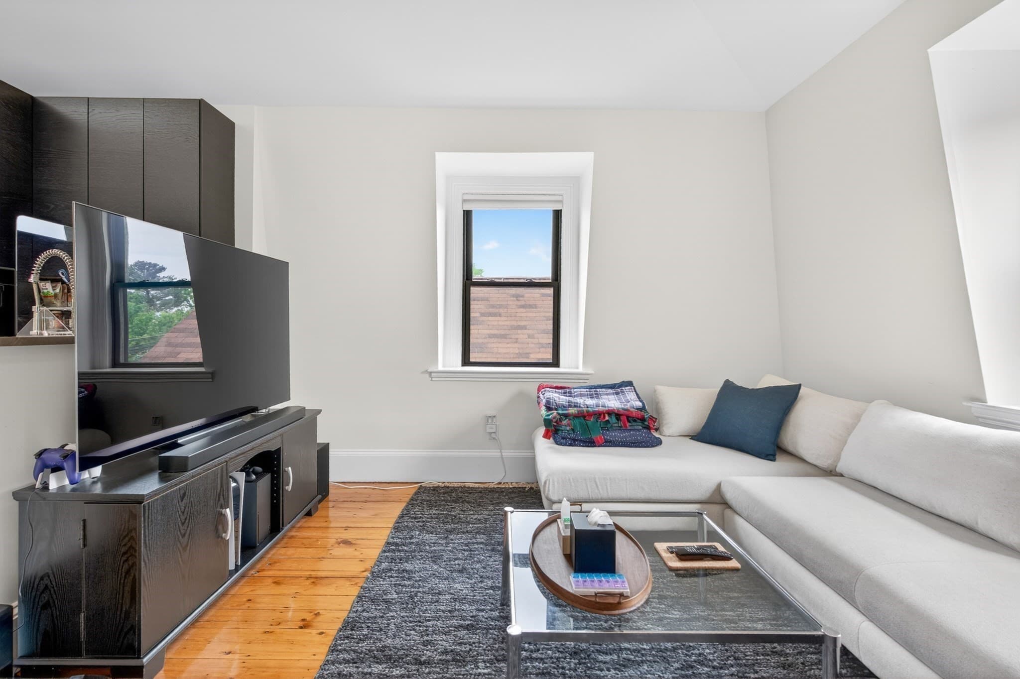 Condominium at 113 Chestnut Ave # 3, Boston MA 02130, photo 3 of 21