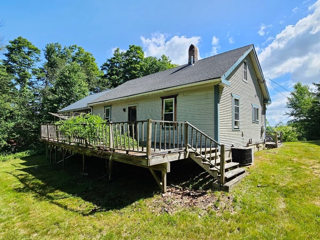 Single Family Residence at 356 E Hill Rd, Leyden MA 01337, photo 5 of 24