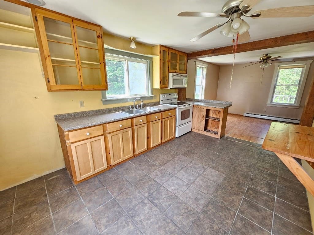 Single Family Residence at 356 E Hill Rd, Leyden MA 01337, photo 9 of 24