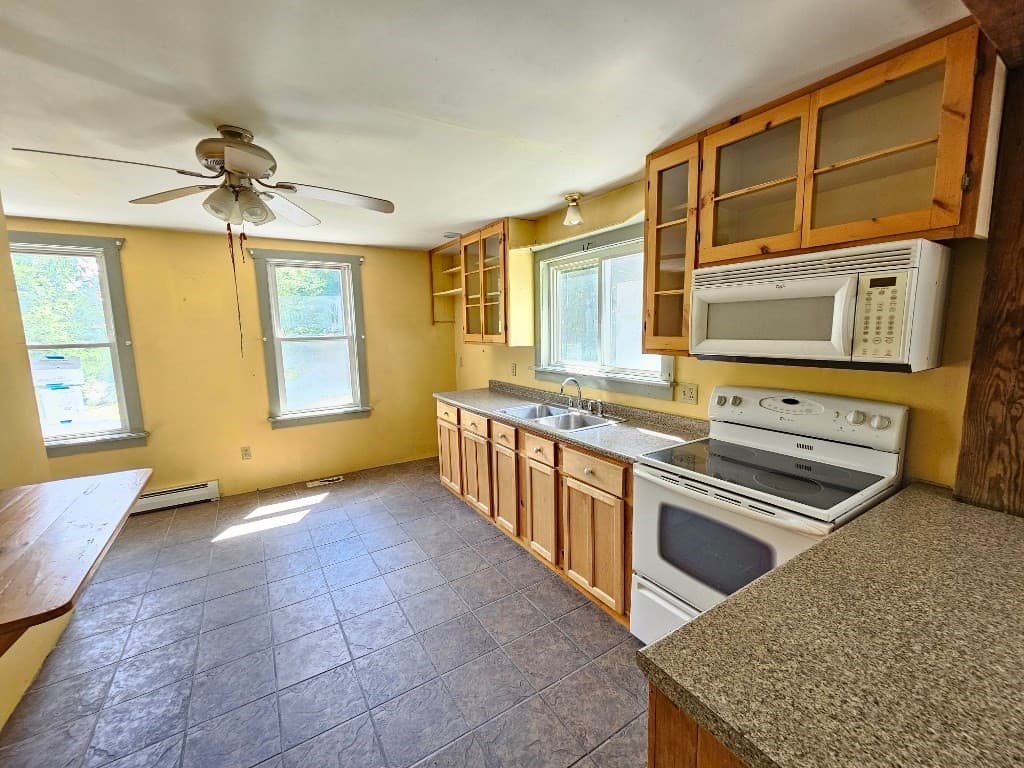 Single Family Residence at 356 E Hill Rd, Leyden MA 01337, photo 11 of 24