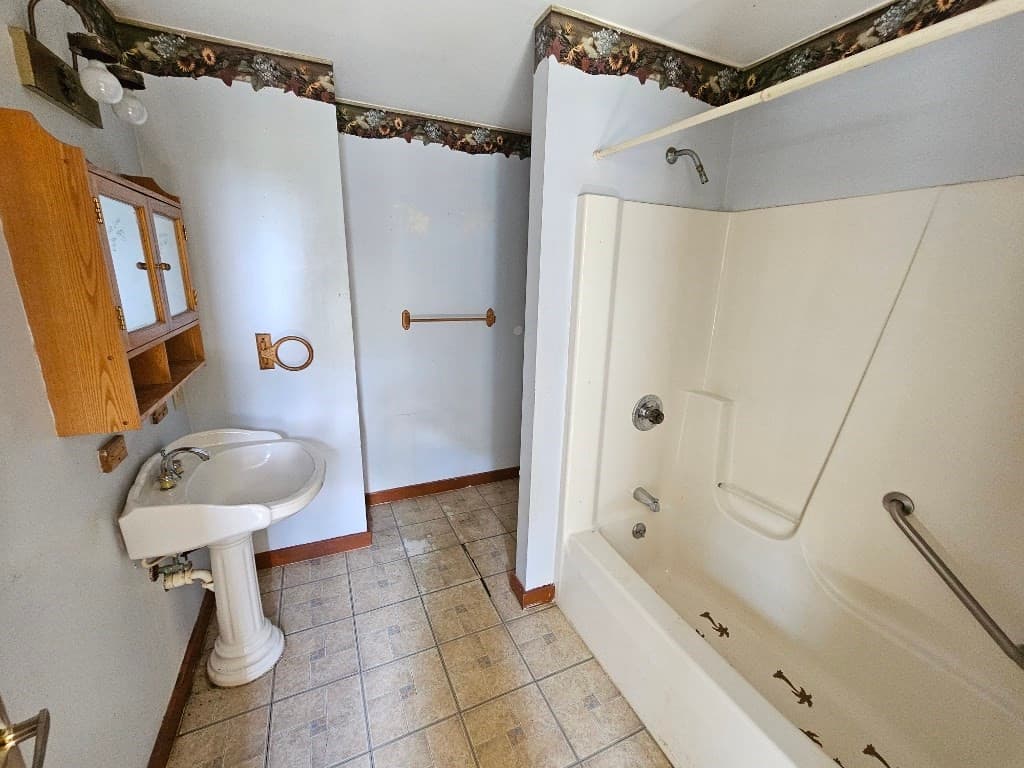 Single Family Residence at 356 E Hill Rd, Leyden MA 01337, photo 19 of 24