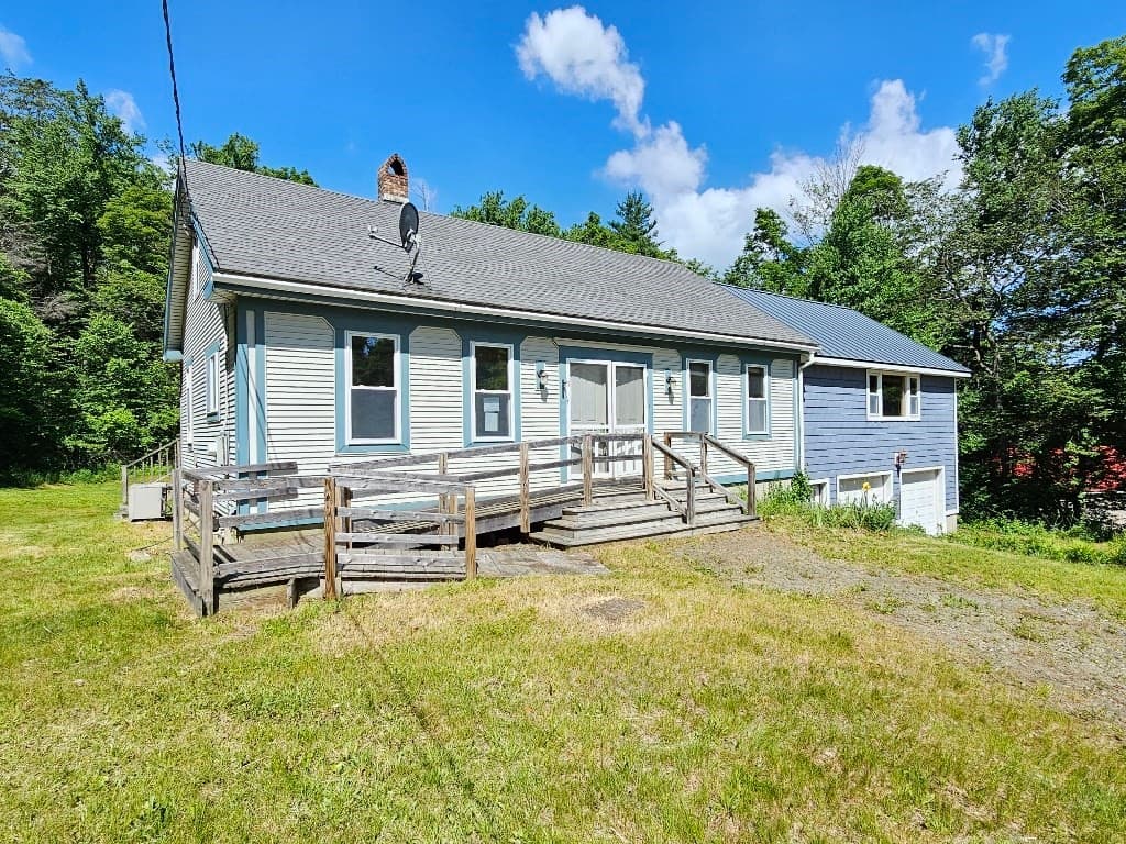 Single Family Residence at 356 E Hill Rd, Leyden MA 01337, photo 4 of 24