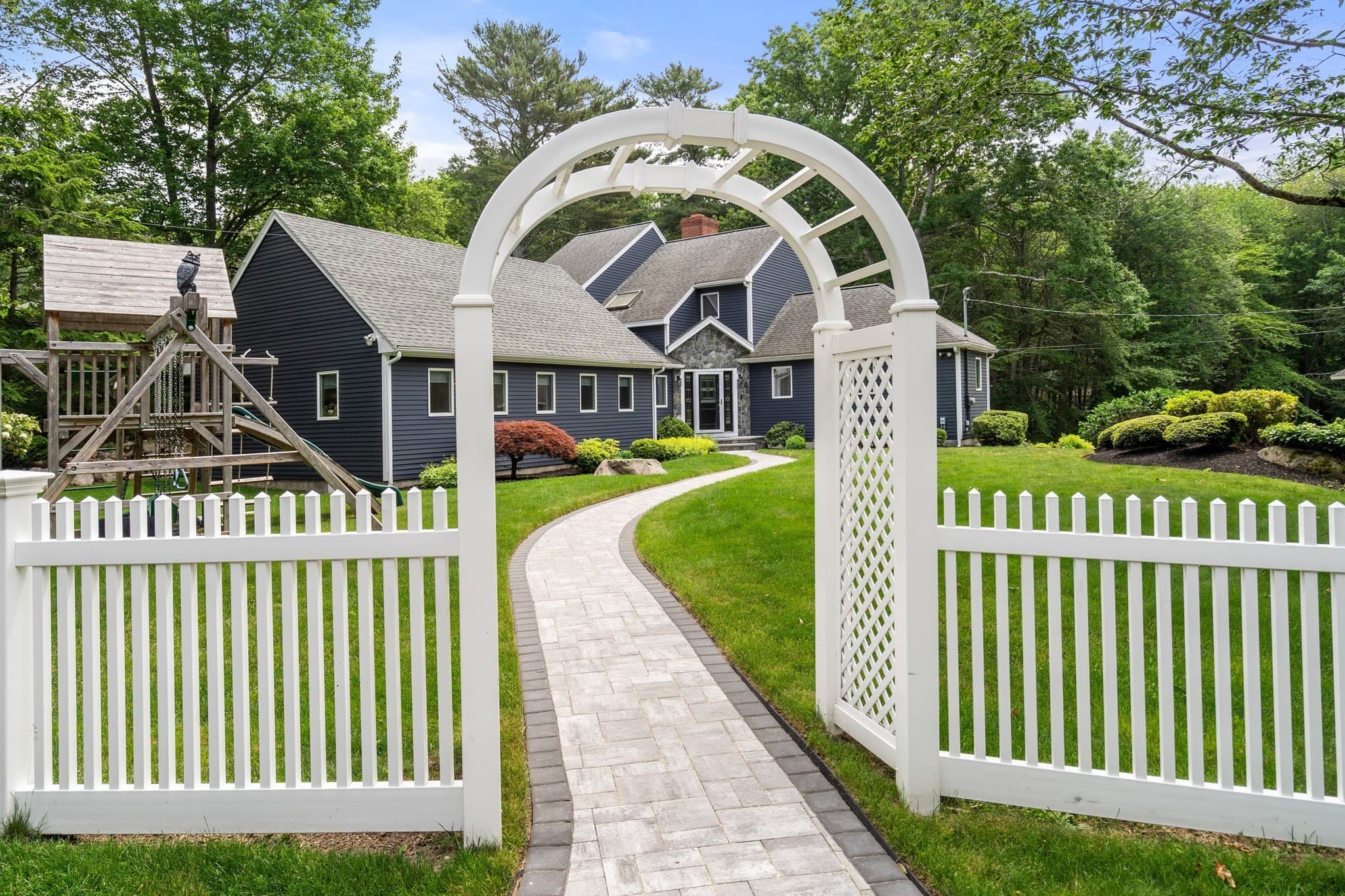 Single Family Residence at 21 Forest Lane, Manchester MA 01944, Manchester, photo 2 of 42
