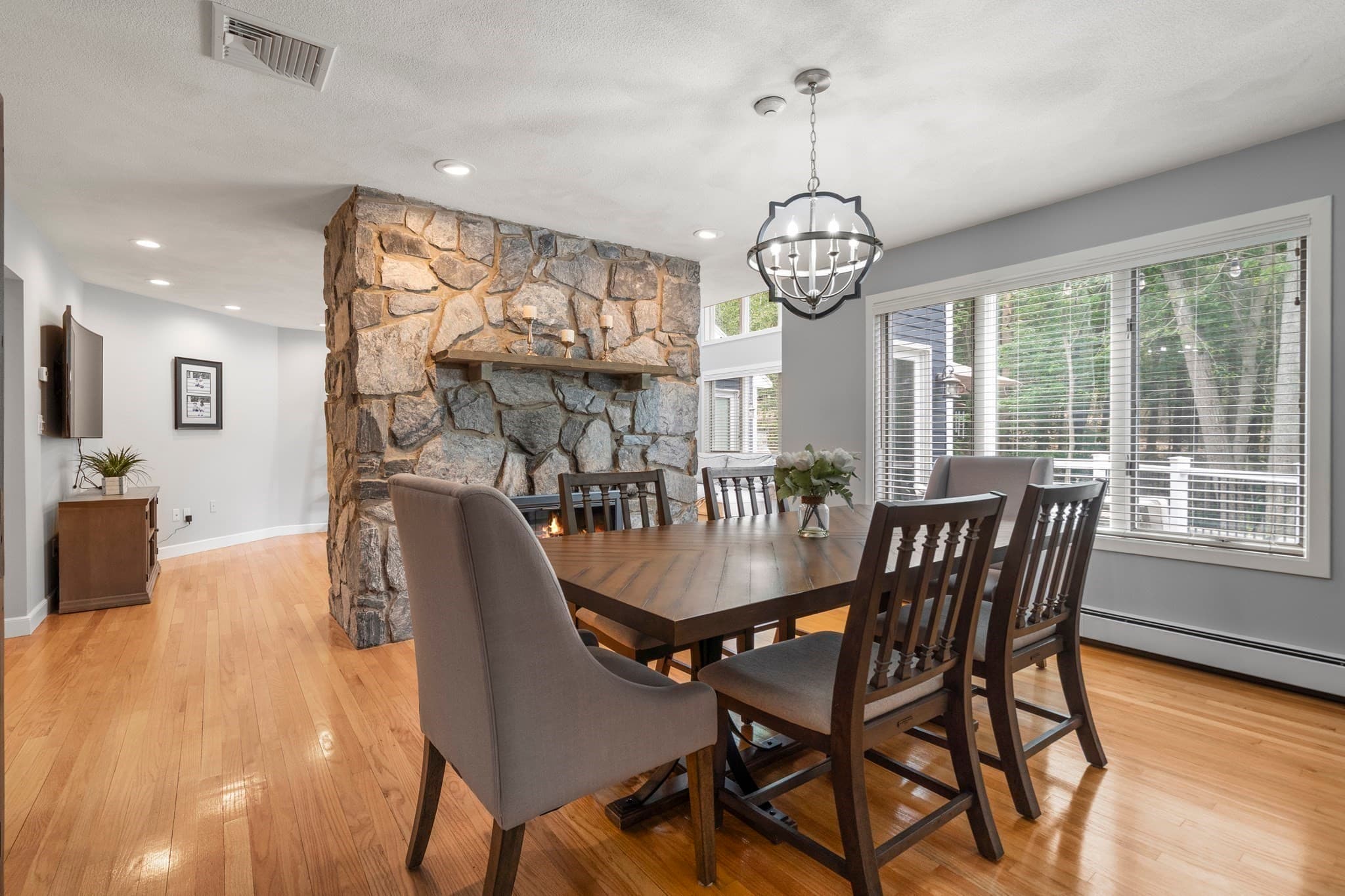 Single Family Residence at 21 Forest Lane, Manchester MA 01944, Manchester, photo 11 of 42