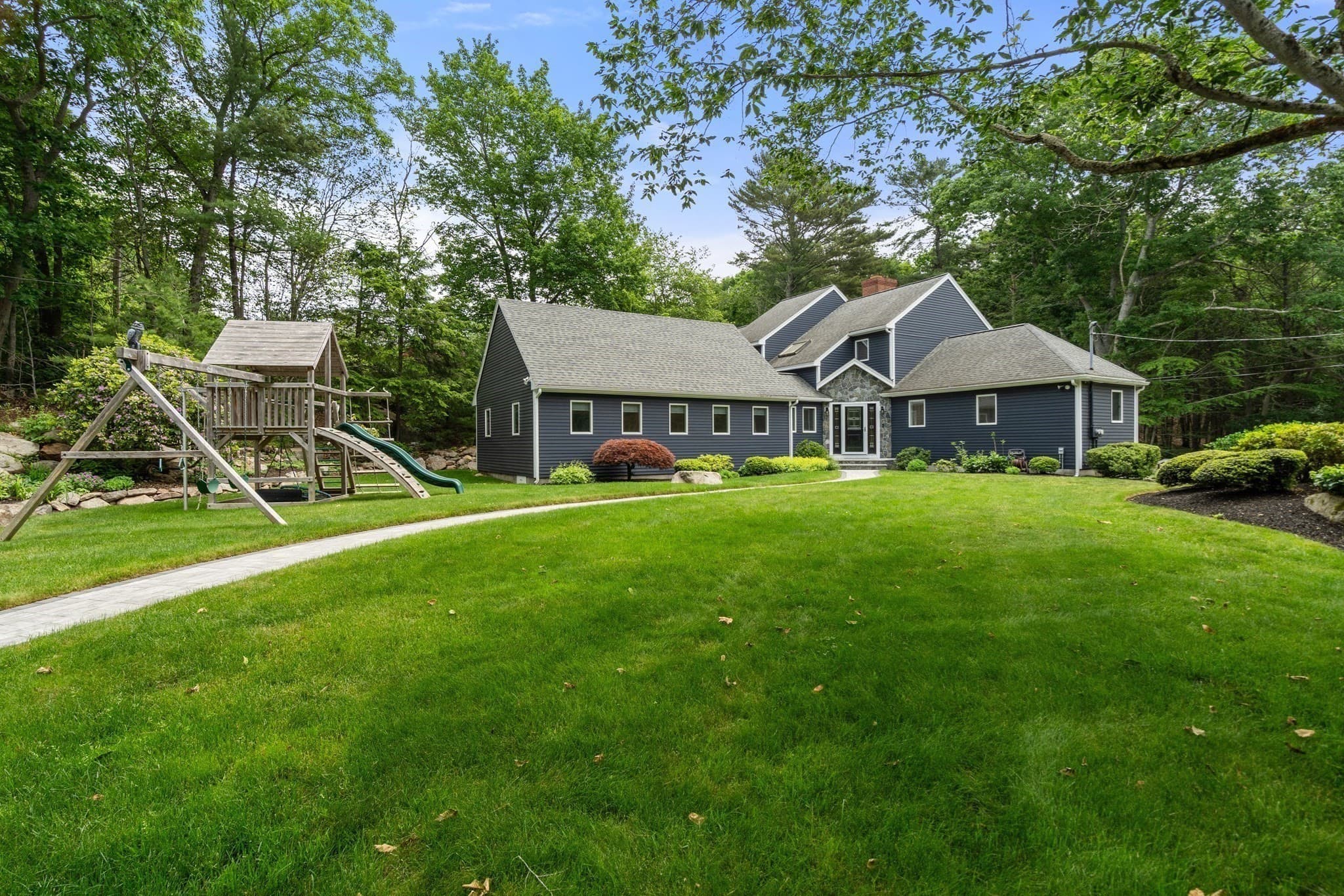 Single Family Residence at 21 Forest Lane, Manchester MA 01944, Manchester, photo 4 of 42