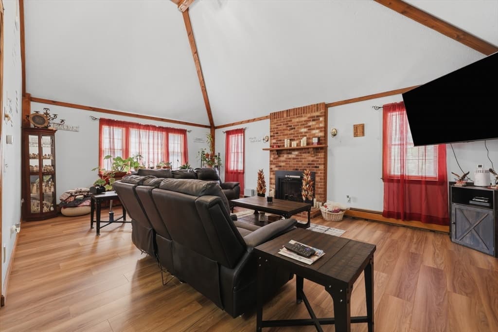 176 Will Thompson Way, Fitchburg MA 01420 photo 6