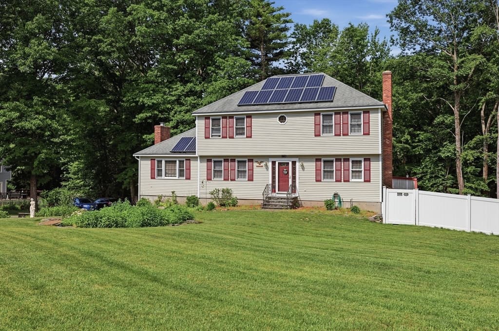 176 Will Thompson Way, Fitchburg MA 01420 photo 3