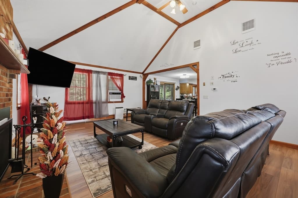 176 Will Thompson Way, Fitchburg MA 01420 photo 5
