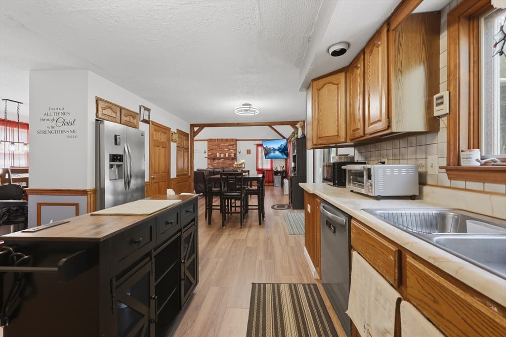 176 Will Thompson Way, Fitchburg MA 01420 photo 9