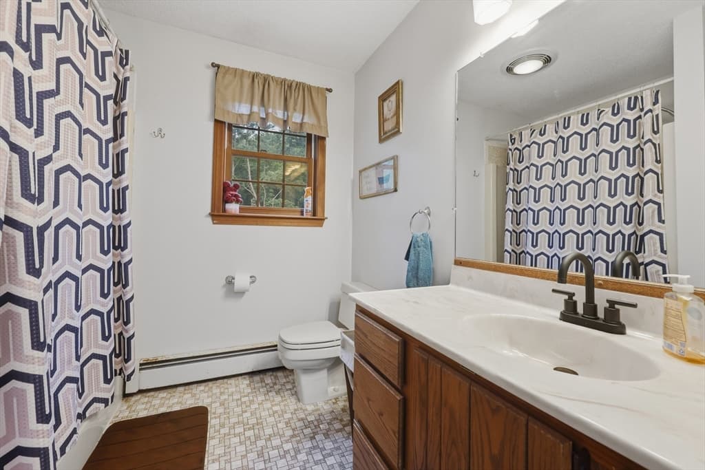 176 Will Thompson Way, Fitchburg MA 01420 photo 18