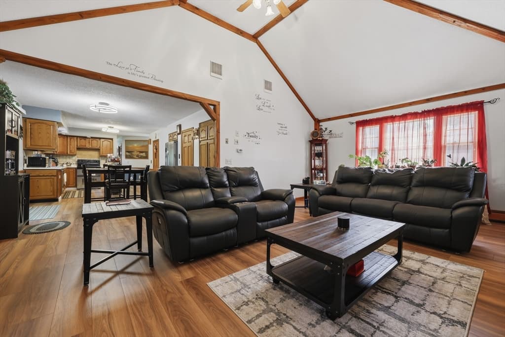 176 Will Thompson Way, Fitchburg MA 01420 photo 4
