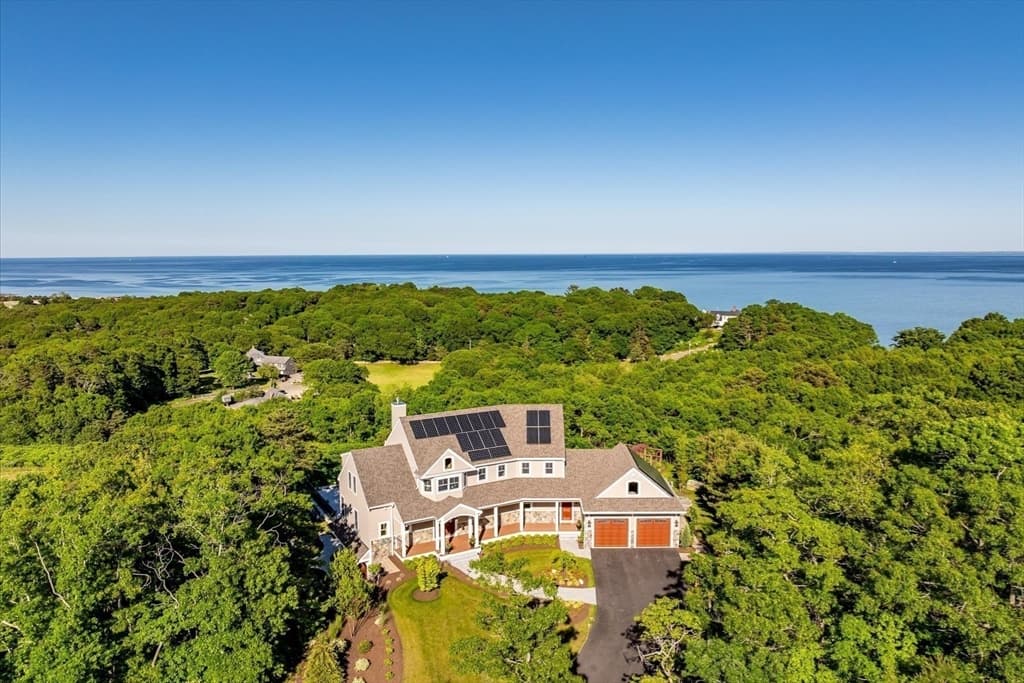 9 Clare Rd, Plymouth MA 02360