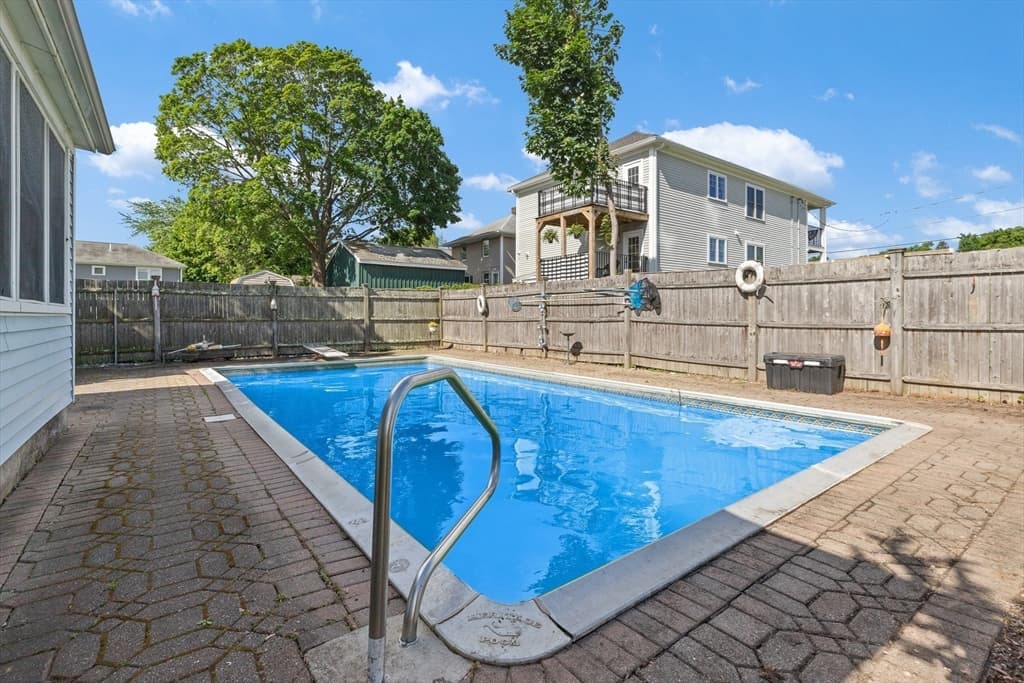 18 Hardy St, Danvers MA 01923 photo 5