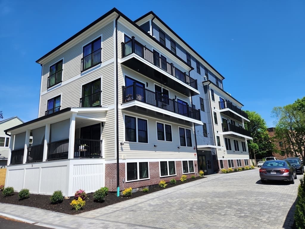 Condominium at 16 Foster Ct # 1A, Medford MA 02155, photo 2 of 10
