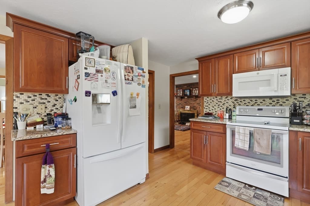 Single Family Residence at 35 Blueberry Hill, Webster MA 01570, Webster, photo 13 of 41