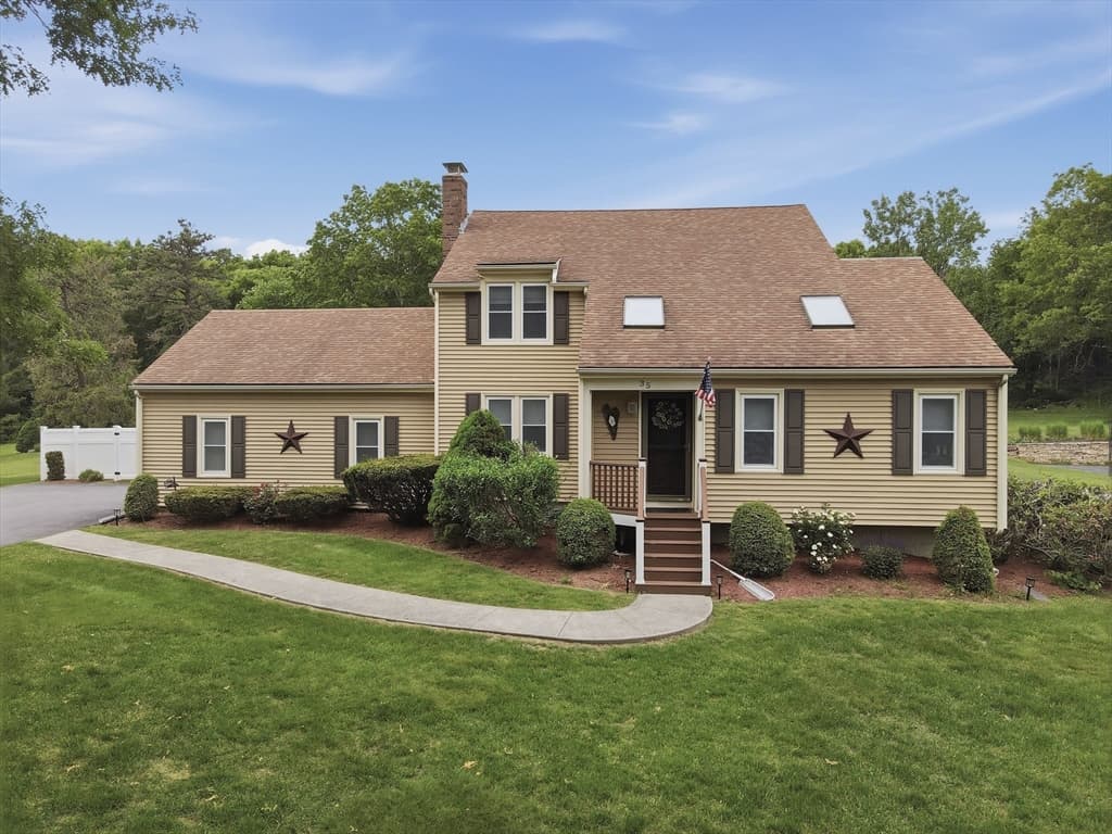 Single Family Residence at 35 Blueberry Hill, Webster MA 01570, Webster