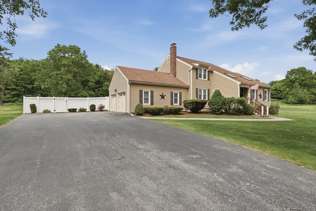 Single Family Residence at 35 Blueberry Hill, Webster MA 01570, Webster, photo 35 of 41