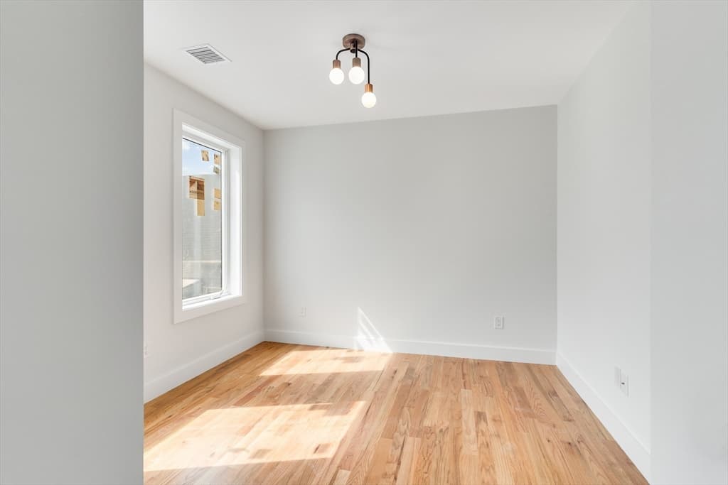 97 Condor, Boston MA 02128 photo 8