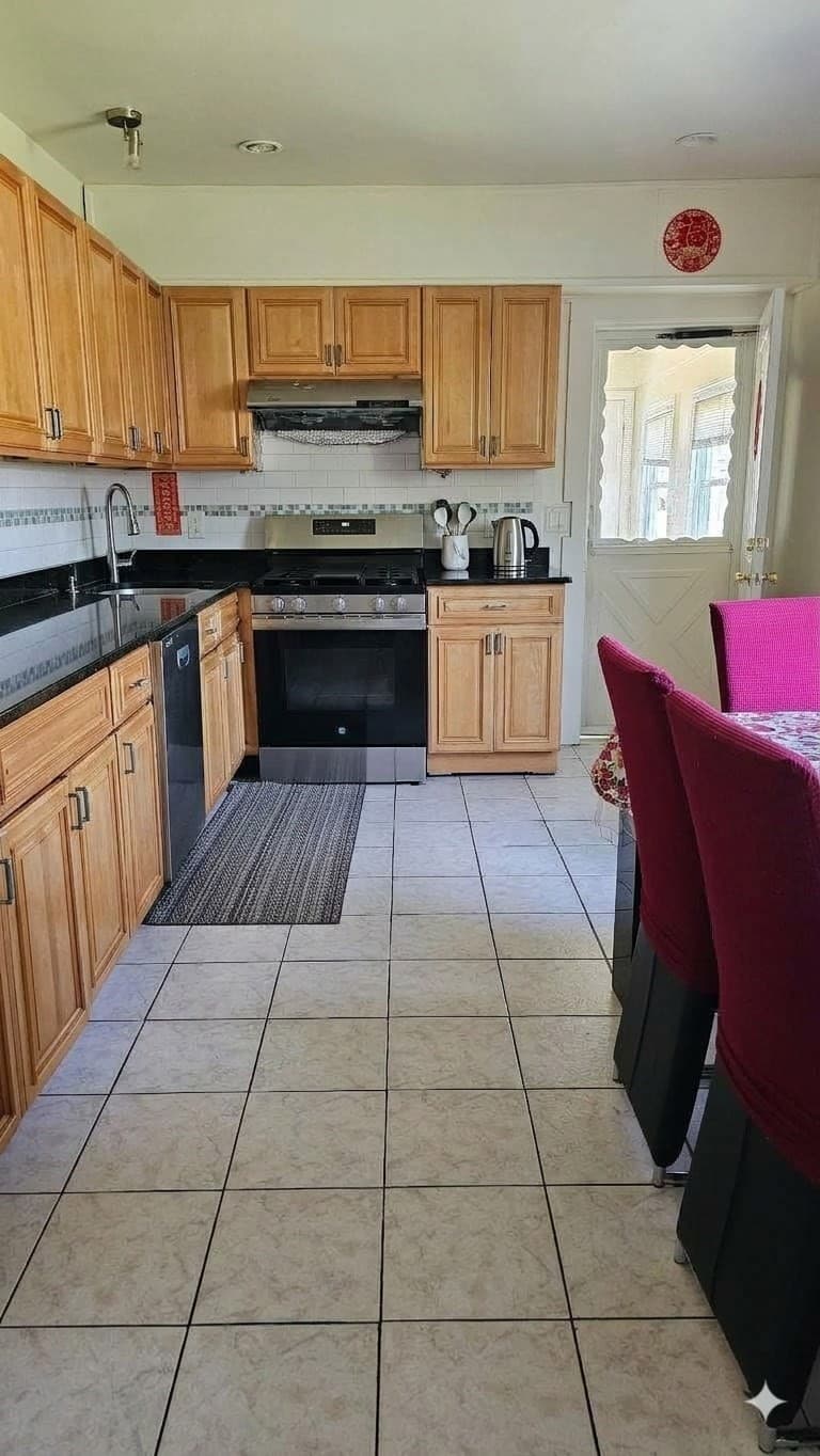 Single Family Residence at 350 Washington St, Malden MA 02148, photo 10 of 16
