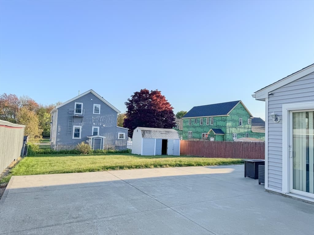 Single Family Residence at 103 Tucker St, Fall River MA 02724, photo 2 of 26