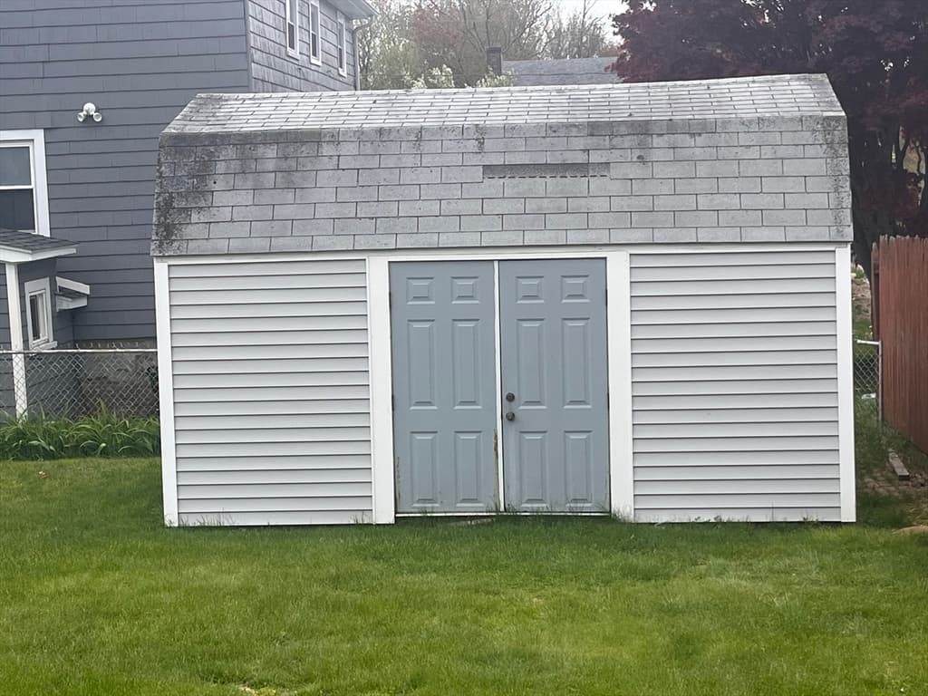Single Family Residence at 103 Tucker St, Fall River MA 02724, photo 6 of 26