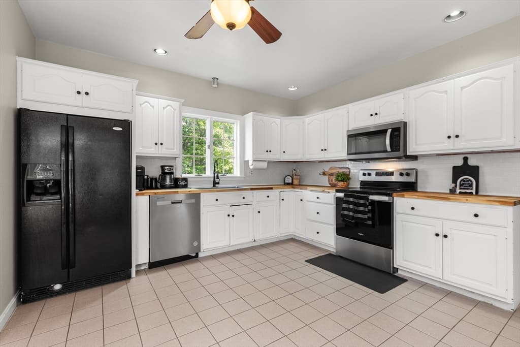 Single Family Residence at 6 Parkin Ct, Taunton MA 02780, photo 2 of 33