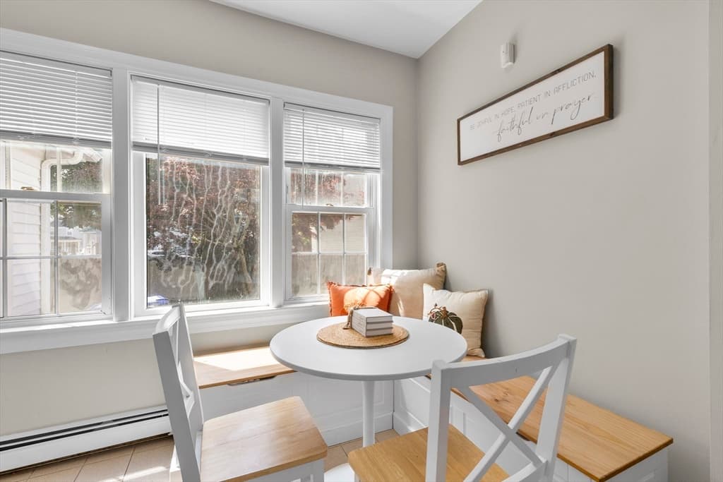 Single Family Residence at 6 Parkin Ct, Taunton MA 02780, photo 6 of 33