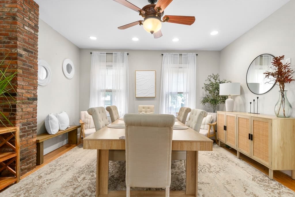 6 Parkin Ct, Taunton MA 02780