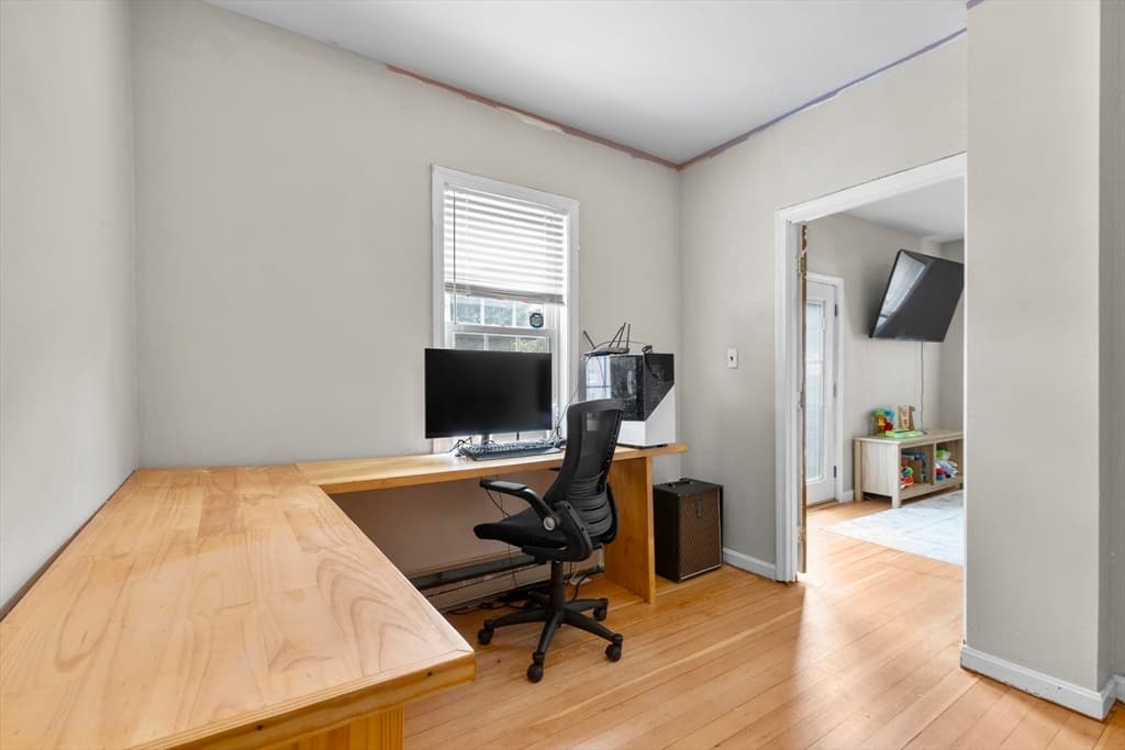 Single Family Residence at 6 Parkin Ct, Taunton MA 02780, photo 15 of 33