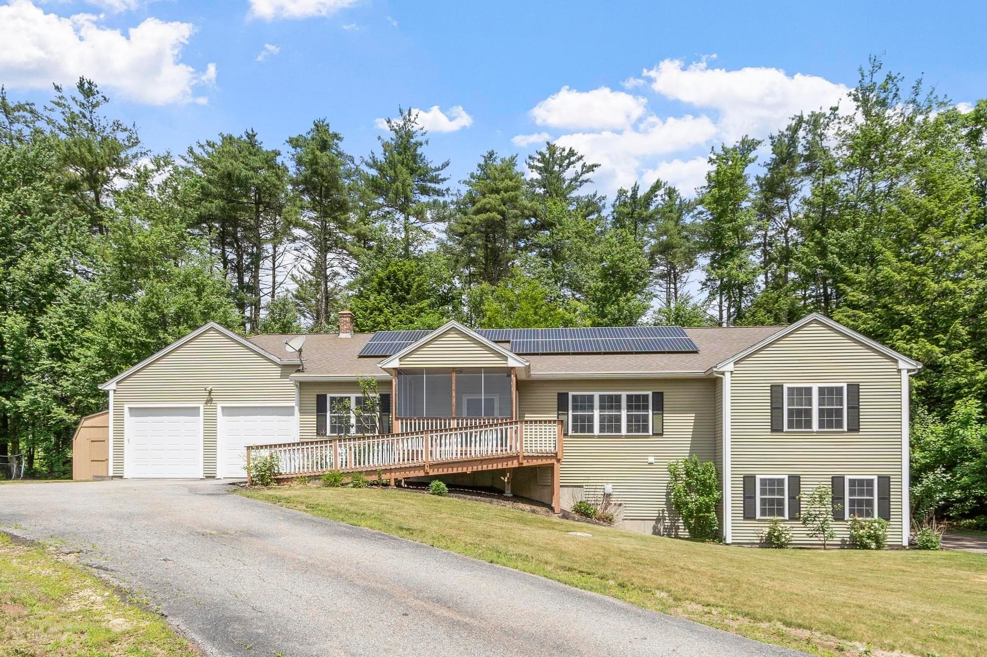 123 Laitinen Dr, Gardner MA 01440