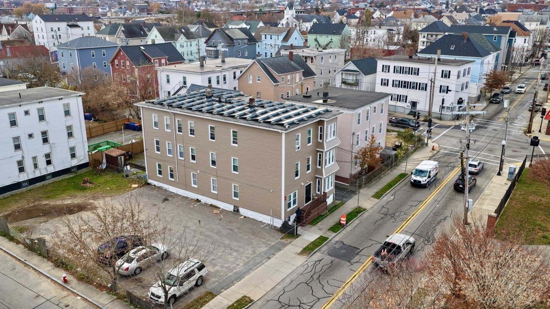 5+ Family - Rooming House at 162 Sawyer St, New Bedford MA 02746, photo 2 of 15