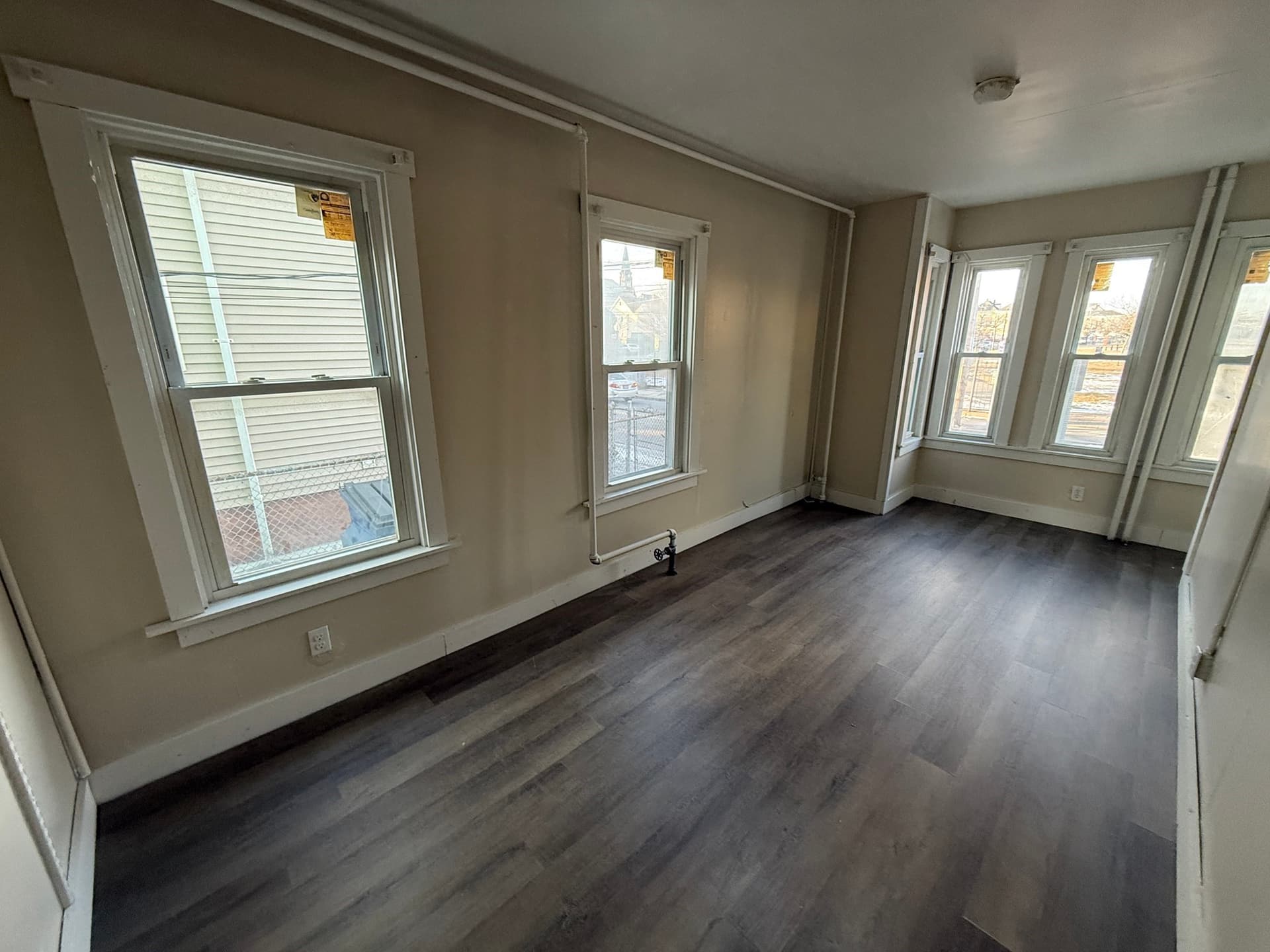 5+ Family - Rooming House at 162 Sawyer St, New Bedford MA 02746, photo 11 of 15
